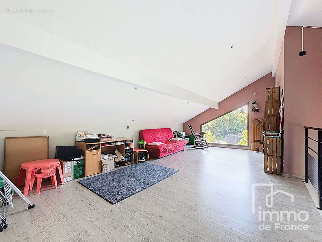 Maison à CHATILLON-EN-MICHAILLE