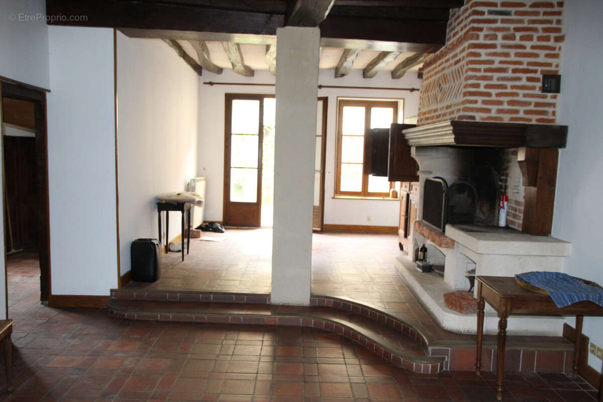 Maison à CHATEAUNEUF-VAL-DE-BARGIS