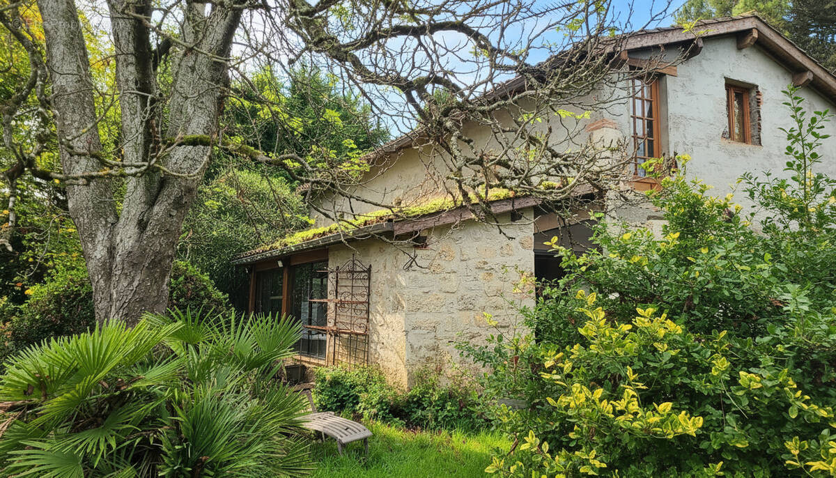 Maison à SAINT-NAZAIRE-DE-VALENTANE