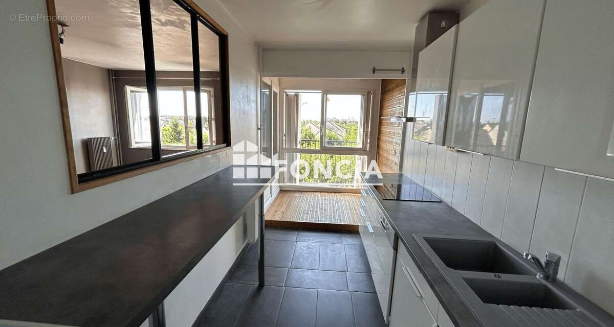 Appartement à MAINVILLIERS