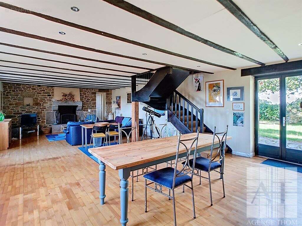 Maison à SAINT-PIERRE-DE-PLESGUEN