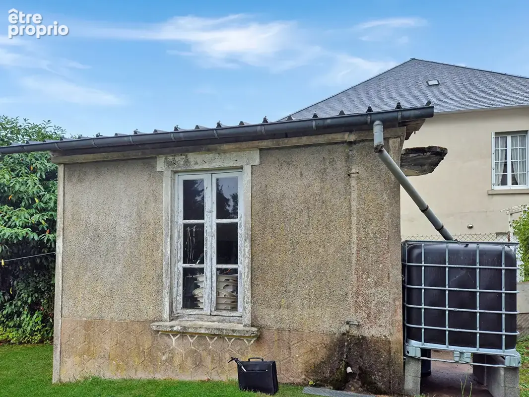 CORRÈZE. BUGEAT. Maison économe en énergie comprenant 4 chambres, un sous-sol et 2 petites dépendances, avec un terrain plat de  - photo 4