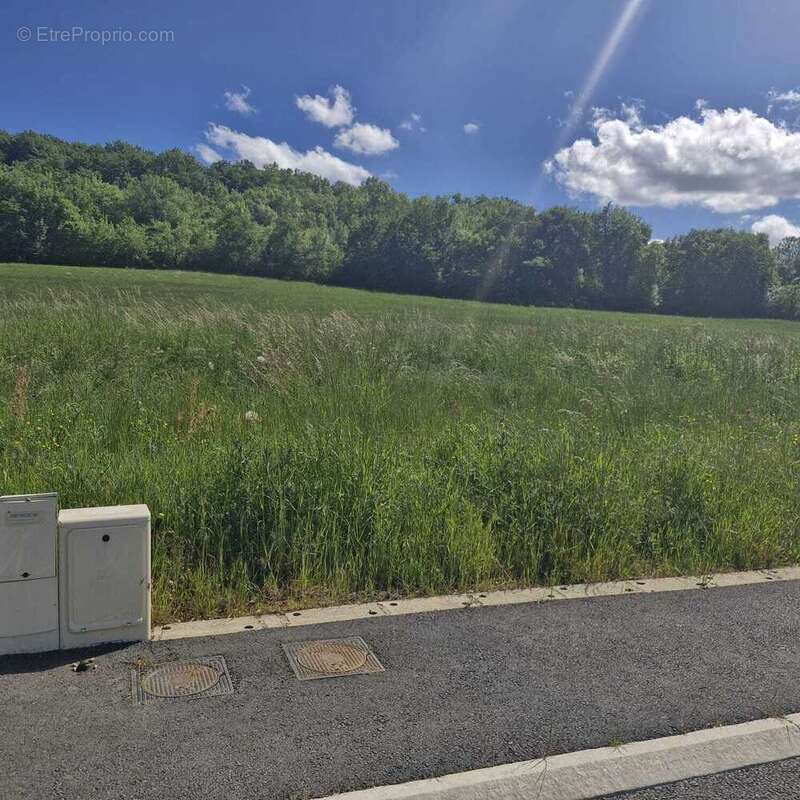 Terrain à LE SEQUESTRE