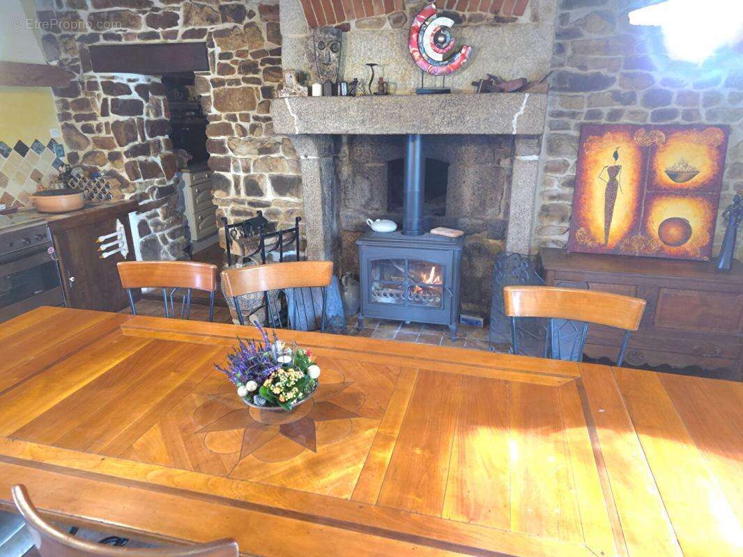 Maison à LA LANDE-DE-GOULT