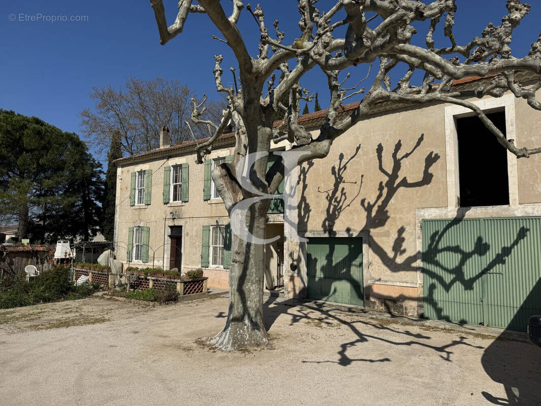 Maison à MAILLANE