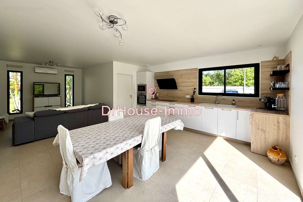 Maison à VILLEMOUSTAUSSOU