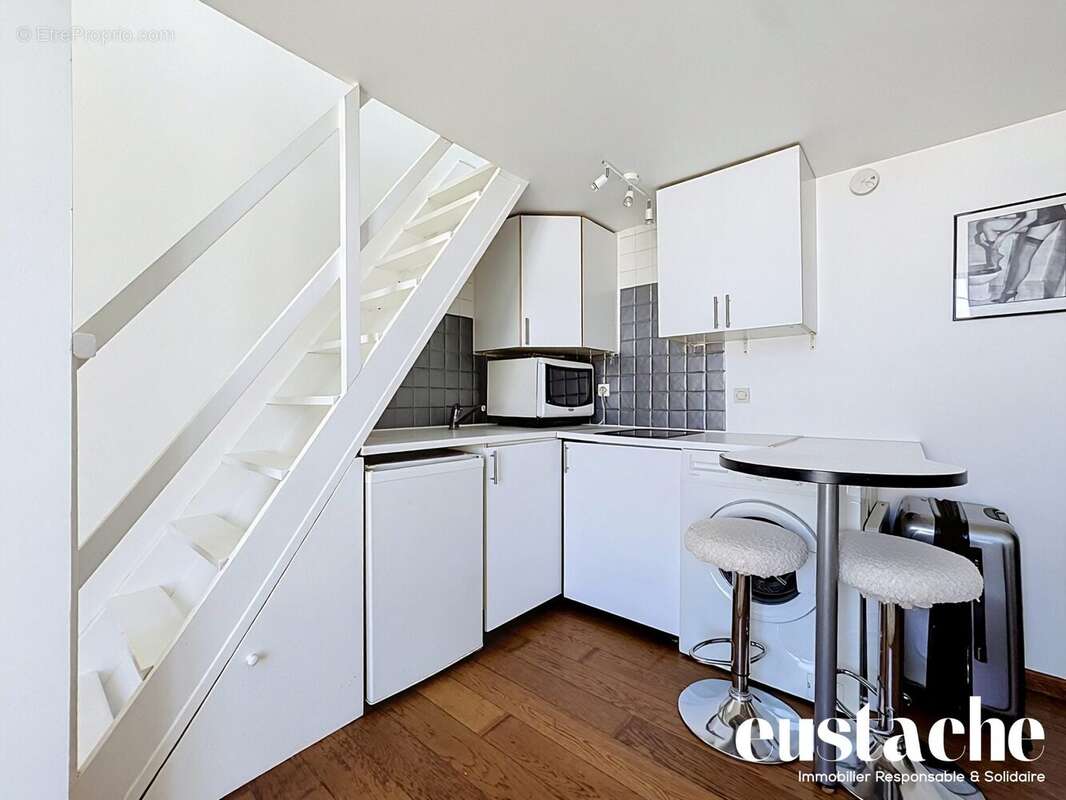 Appartement à PARIS-17E
