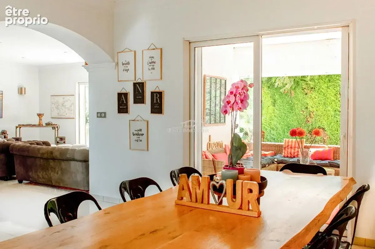 Propriété d'exception de 252m² sur une parcelle de 1650m² - photo 11