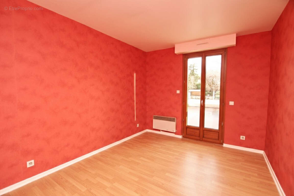 Appartement à SAINT-PIERRE-DE-CHANDIEU