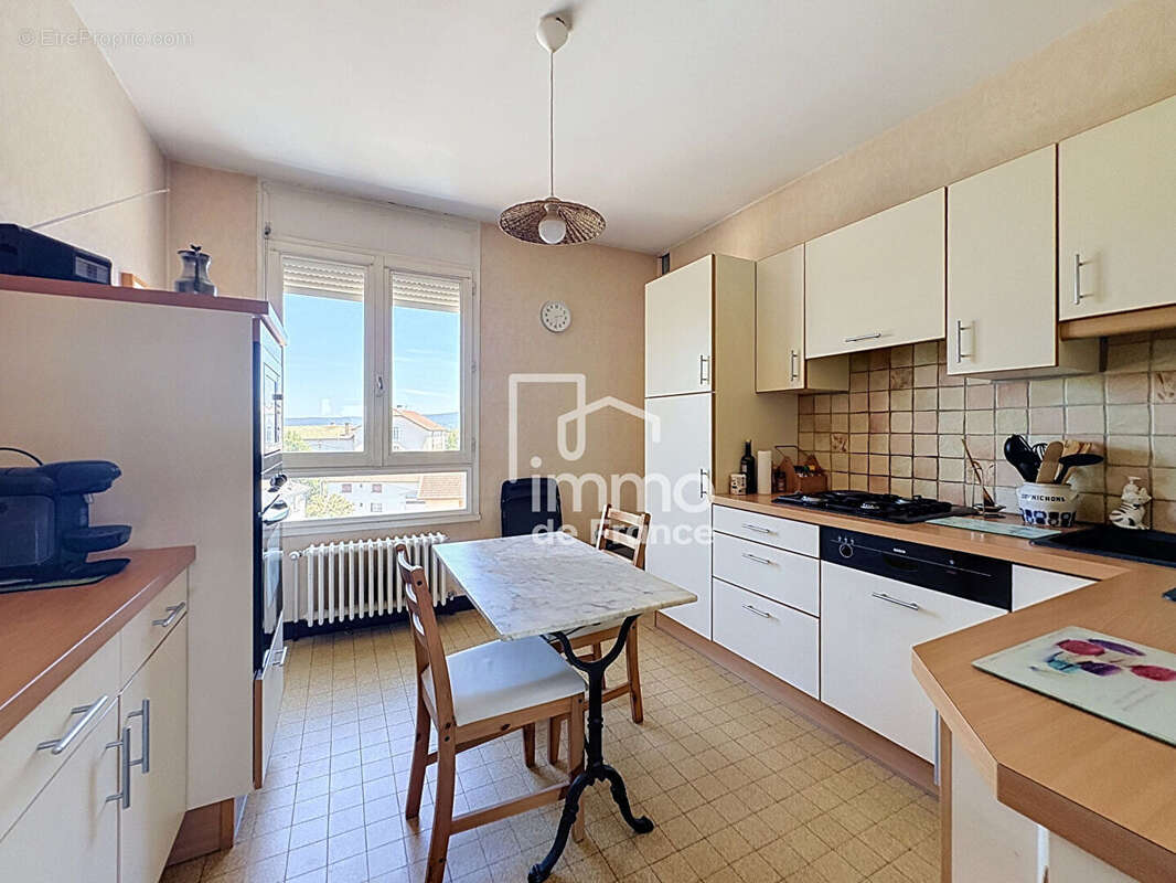 Appartement Bourg En Bresse 4 pièce(s) 69.75 m2 - photo 3