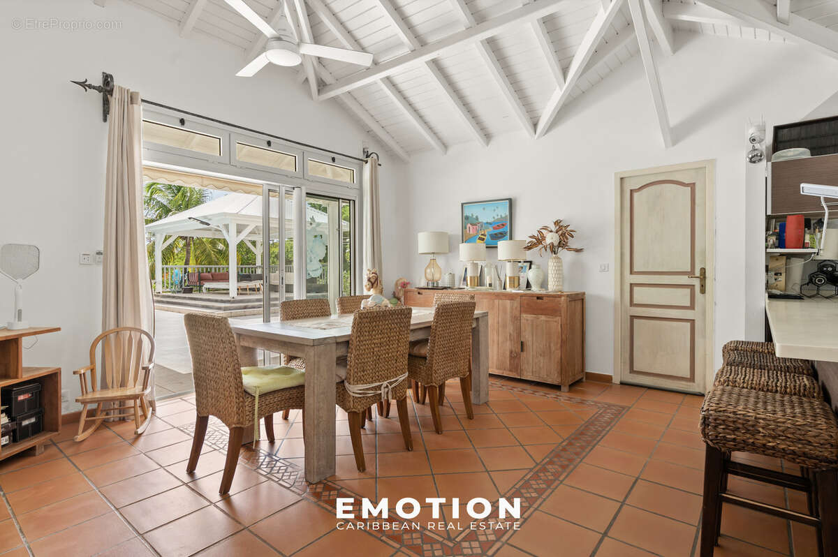 Les Terres Basses - Villa vue lagon + maison dépendante - photo 11