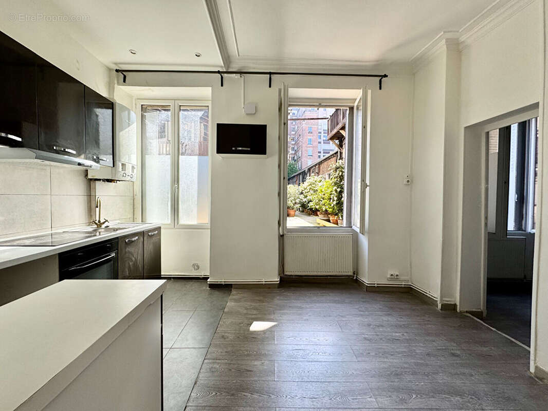 Appartement à PARIS-19E