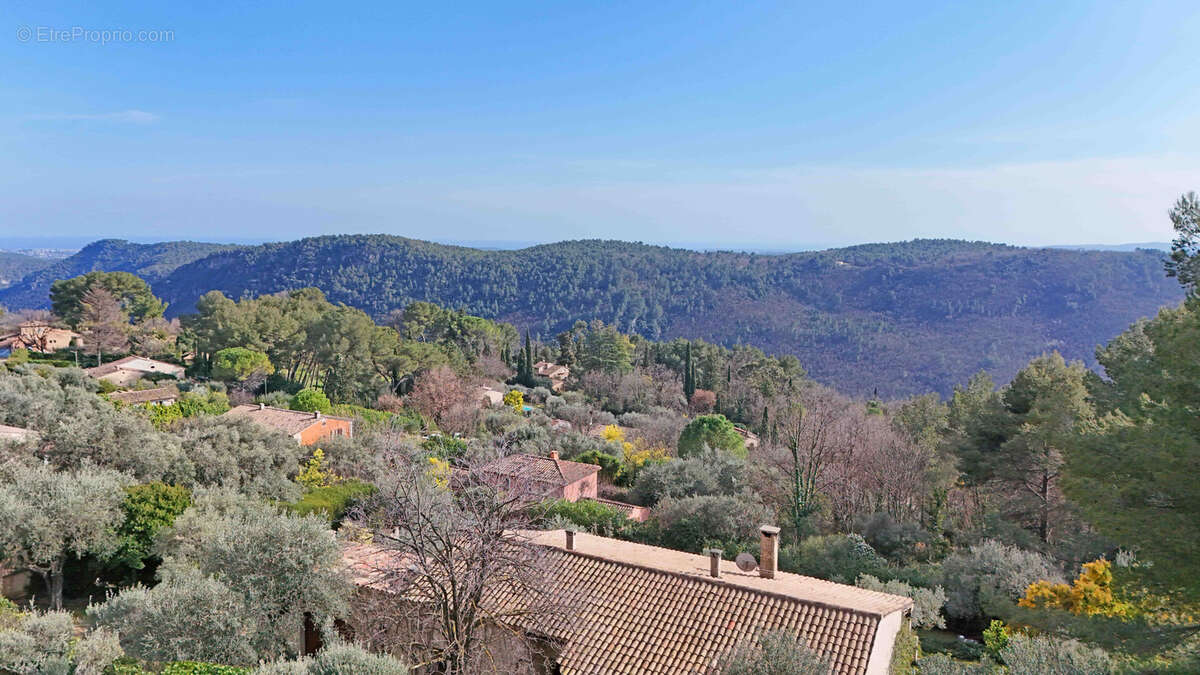 Maison à TOURRETTES-SUR-LOUP