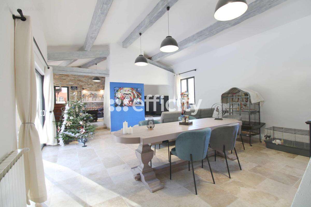 Maison à LA BOUILLADISSE