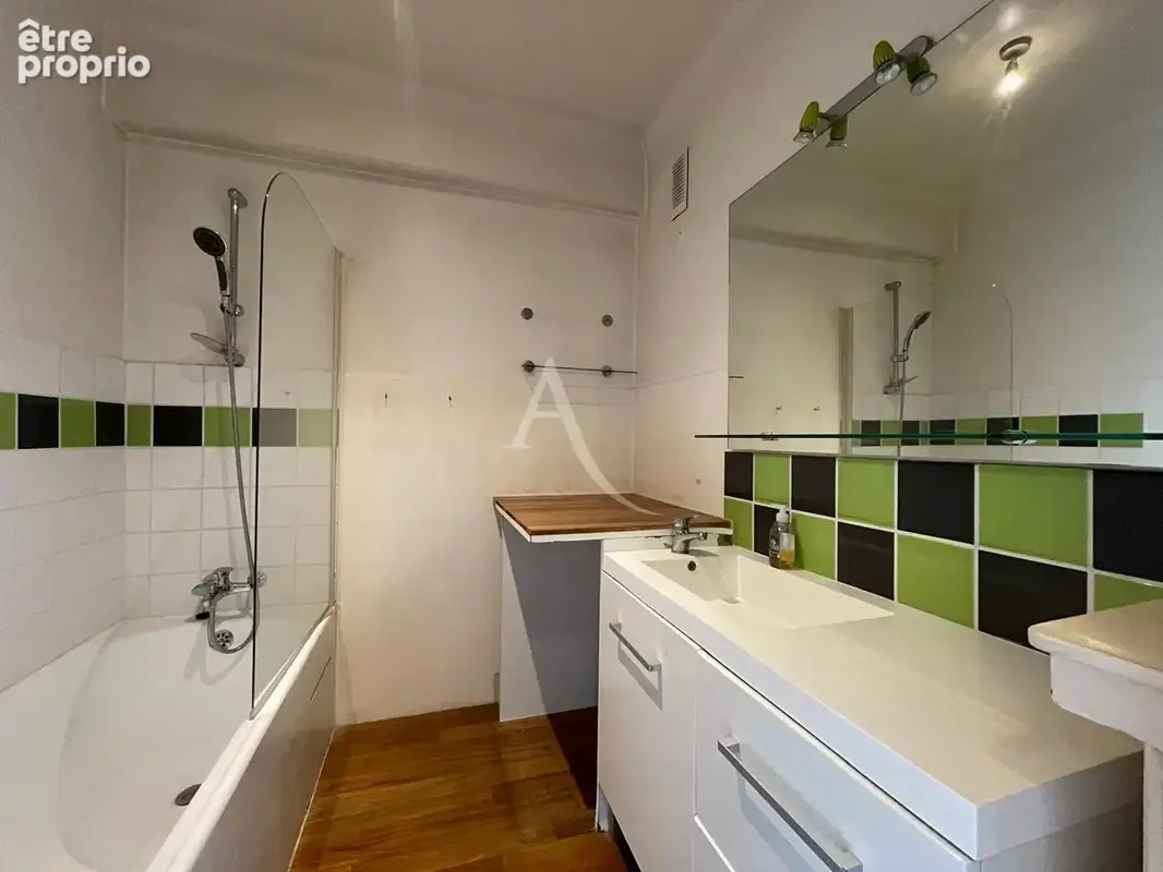 Appartement Nantes 4 pièce(s) 86.45 m2 - balcons, parking couvert, cave - photo 8