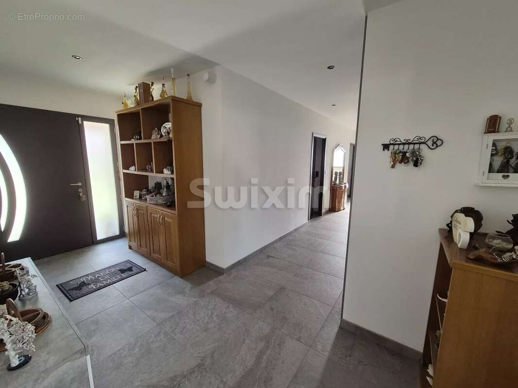 Maison à LE DESCHAUX