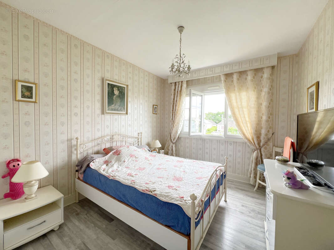 Maison à SAINT-CYR-SUR-LOIRE