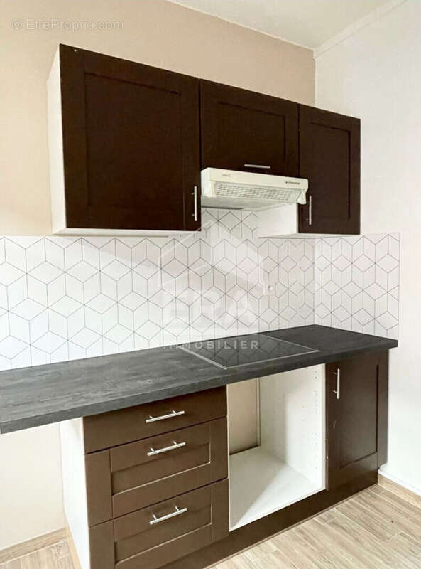 Autre à LORREZ-LE-BOCAGE-PREAUX