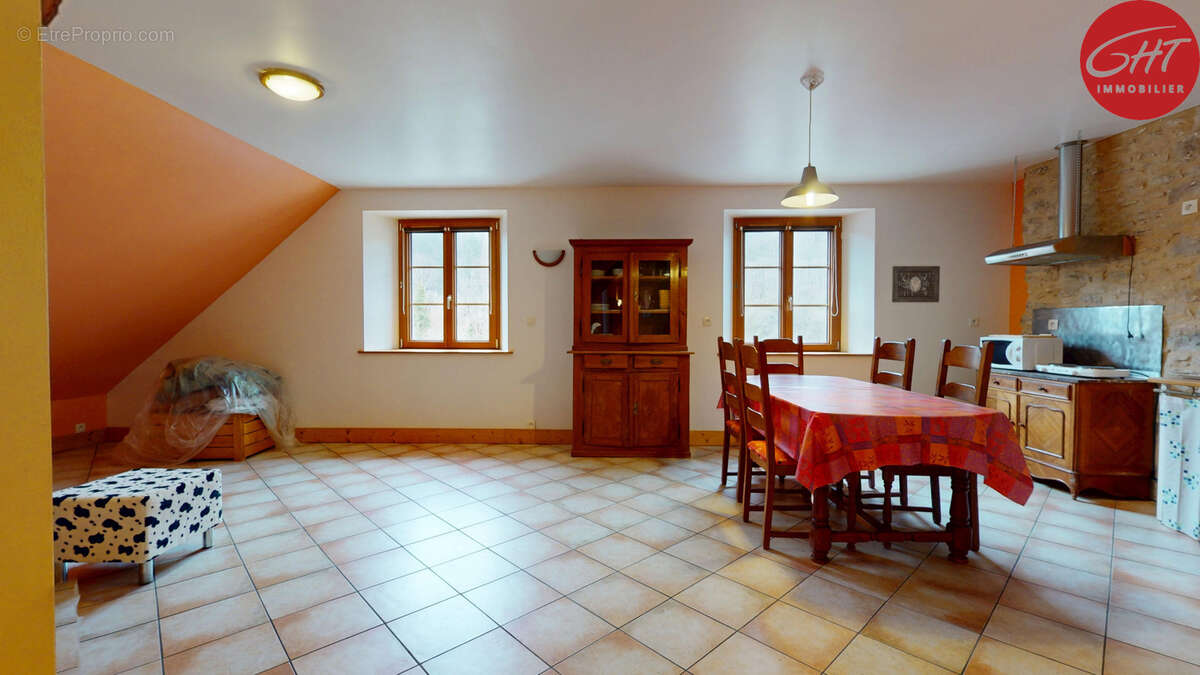Maison à SOULCE-CERNAY