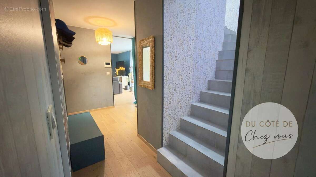 Maison à ESCLAVOLLES-LUREY