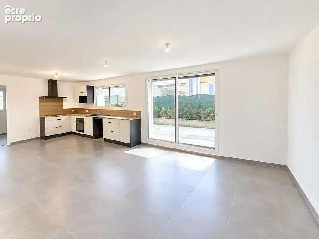 Appartement entièrement rénové avec jardin et terrasse - photo 2