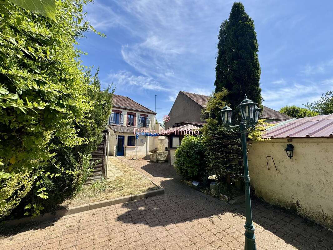 Maison à AUXY