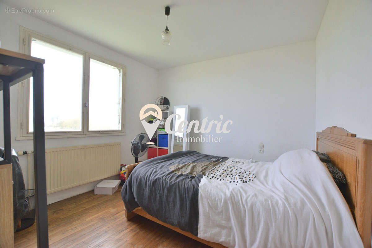 Maison à SAINT-VARENT