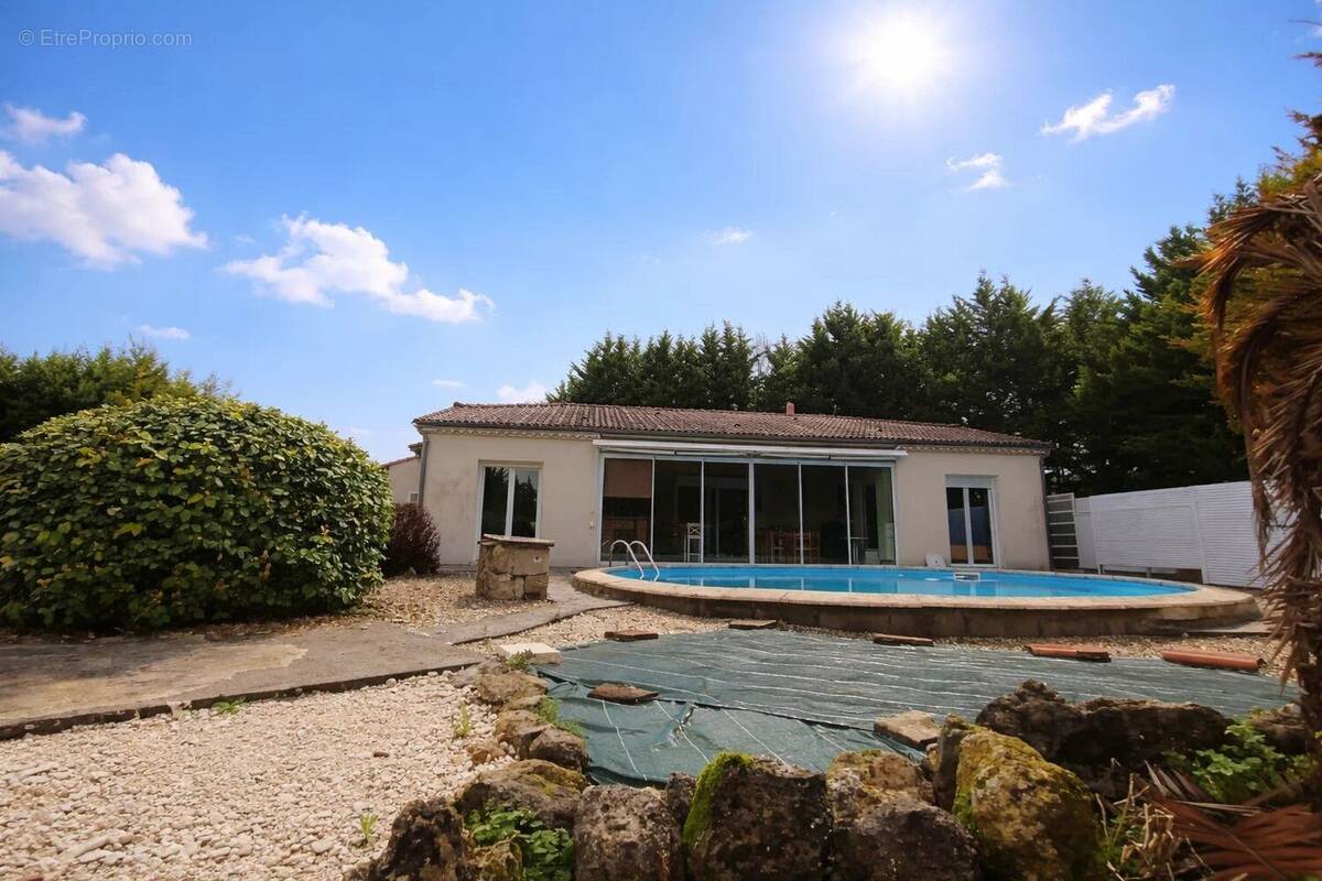 Maison à PORT-SAINTE-MARIE