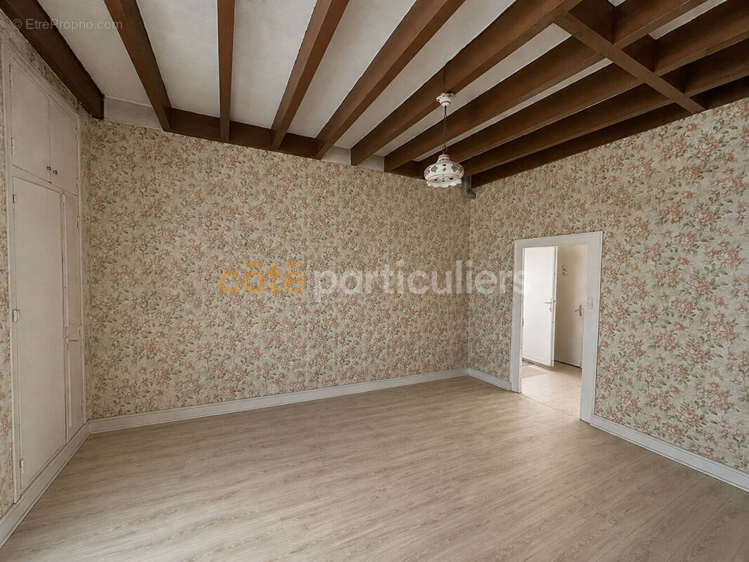 Maison à LA FORET-SUR-SEVRE