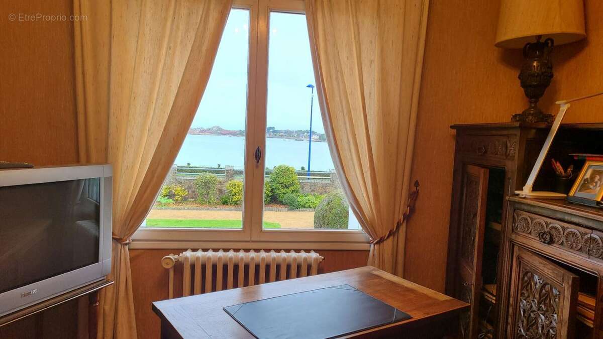 Maison à PLOUGASNOU