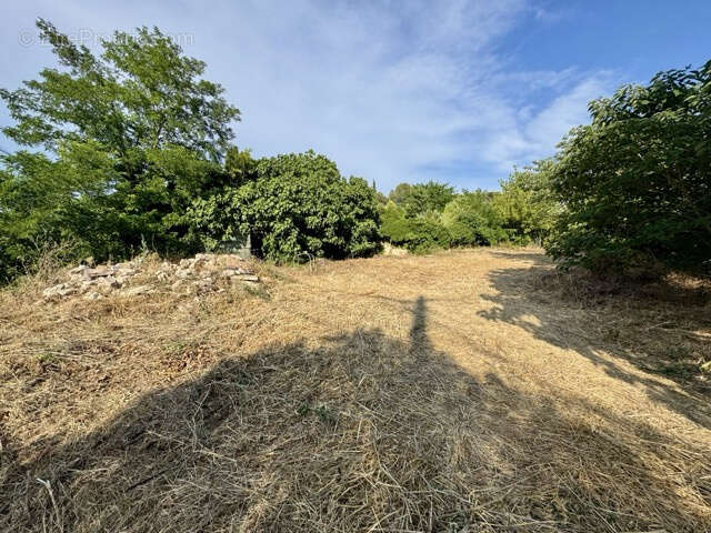 Terrain à EGUILLES