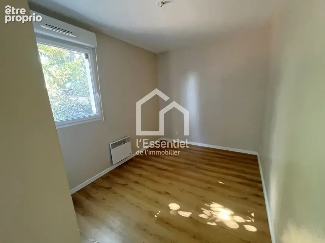 Appartement Verneuil-sur-seine 3 pièce(s) 64 m2 Rez de Jardin 204m² - photo 3