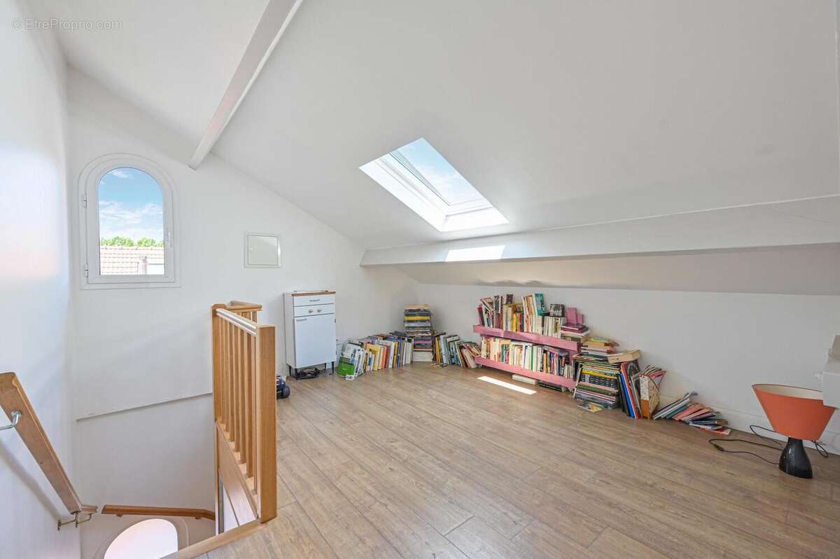 Maison 131 m² à Alfortville  - photo 7