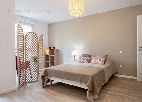Appartement t3 60.85 m2 avec loggia de 4.5 m2 - residence senior _ les jardins de la boetie - photo 2