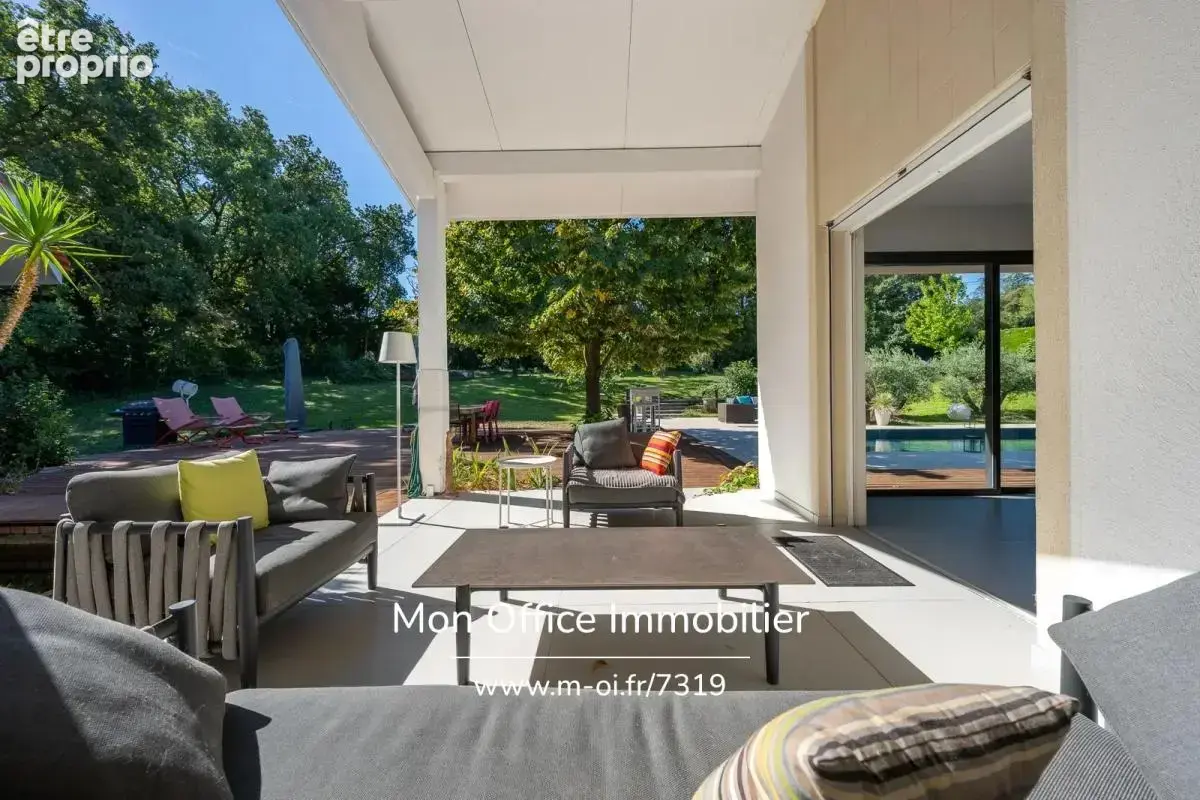 Référence : 7319-NGU - Maison 10 pièces - 5 chambres - deux studios - piscine - 380m2 habitables et 223m2 de sous-sol / garages - photo 7