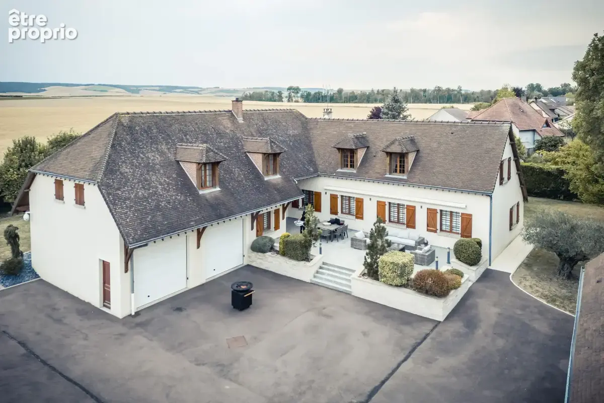 Maison à SAINT-POUANGE