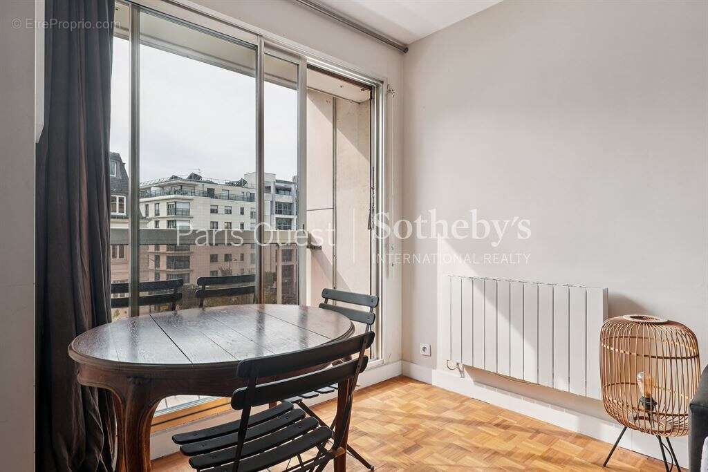 Appartement à NEUILLY-SUR-SEINE