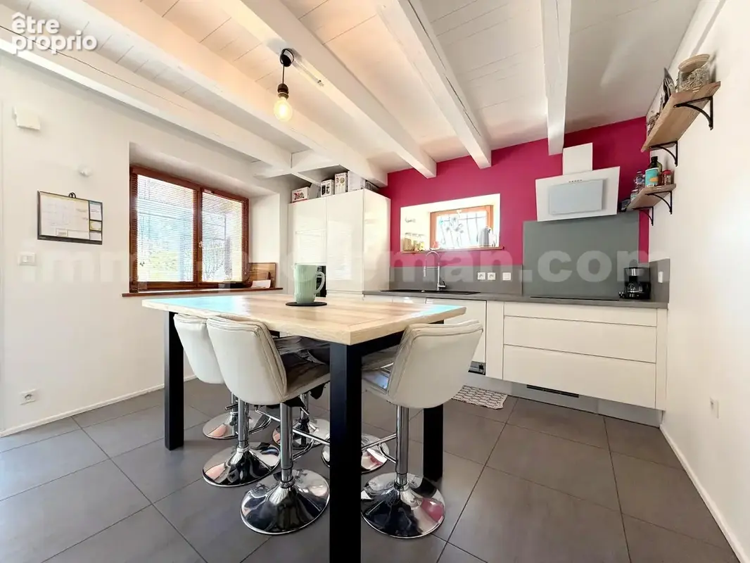 Appartement_T4_La_Balme-de-Sillingy_proche_Annecy_frontière_Suisse_direction_GENELVE_investissement_vente_séjour_salon_cuisine_salle_a_manger_