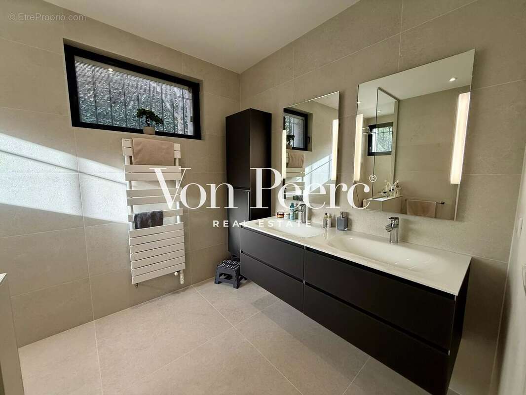 Maison à VILLENEUVE-LES-AVIGNON