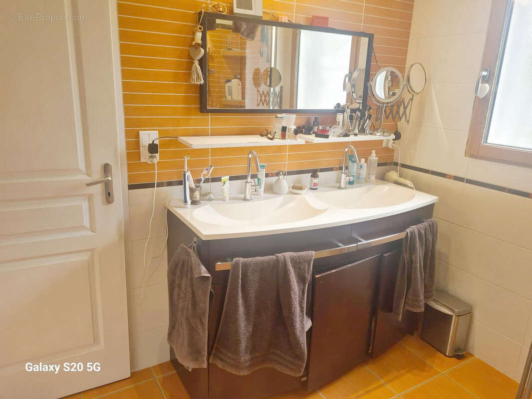 Maison à VEYRE-MONTON