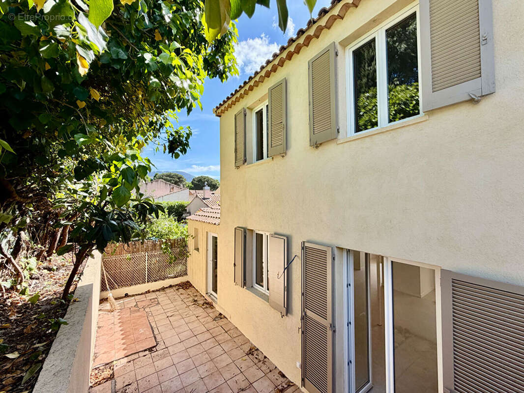 Maison à CARROS