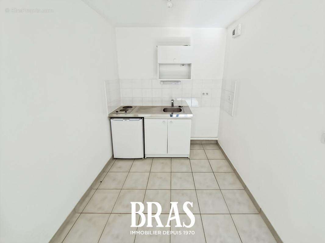 PROCE, T1 Bis avec un balcon - photo 4