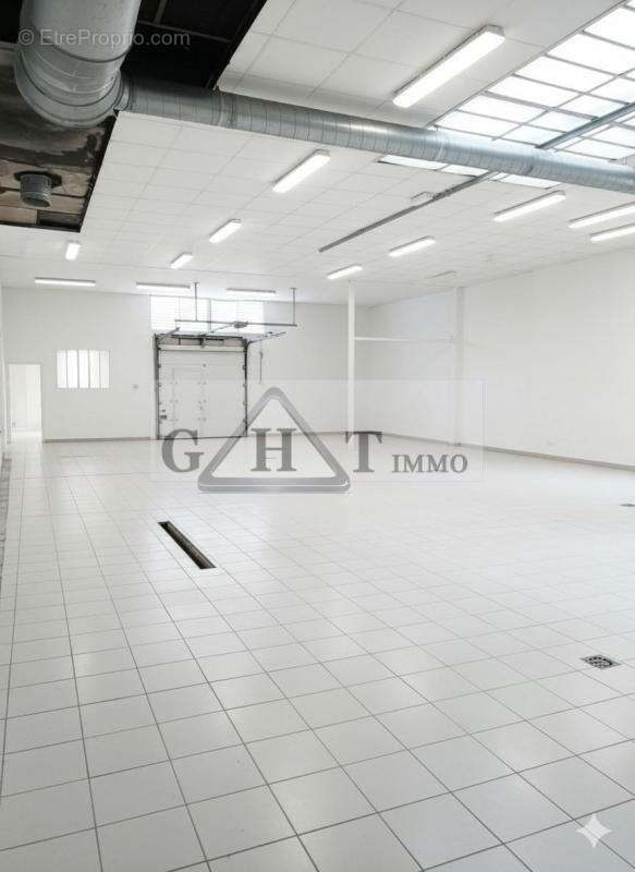 Commerce à SAINT-MAUR-DES-FOSSES