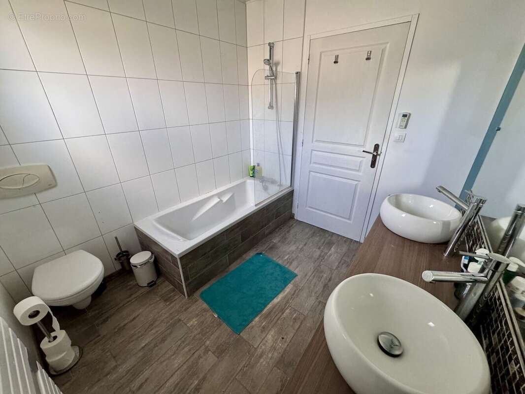 Maison 132 m² à Saint-Martin-Du-Fouilloux  - photo 5