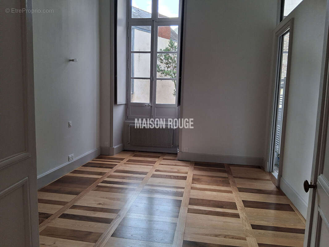 Très bel appartement,186m², 7 pièces, excellent état, à proximité de la cathédrale de Rennes - photo 9
