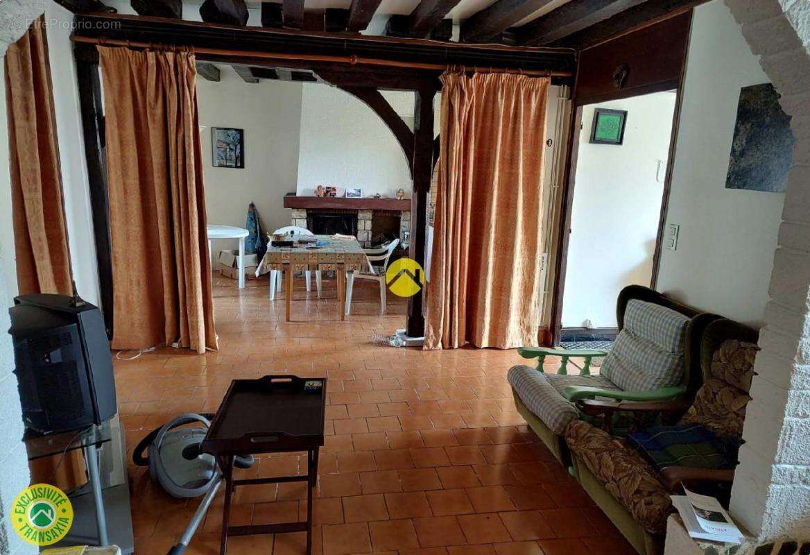 Maison à DUN-LE-PALESTEL