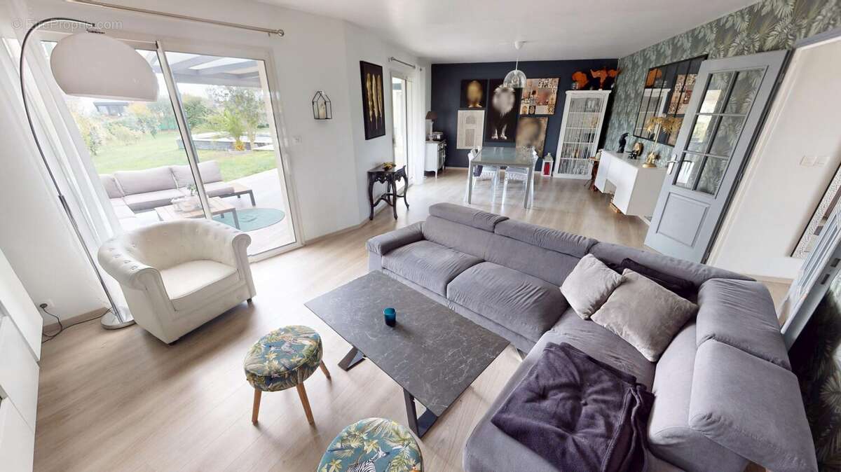 Maison à PARCAY-MESLAY