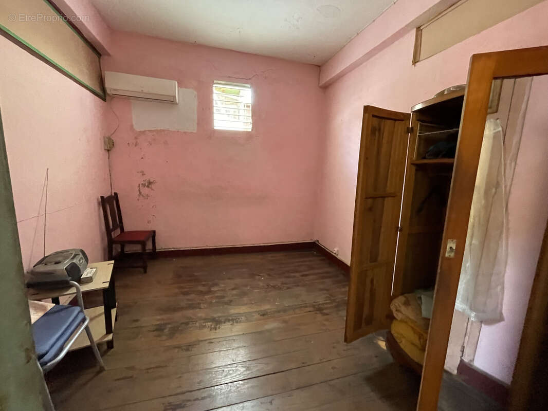 Maison à POINTE-A-PITRE