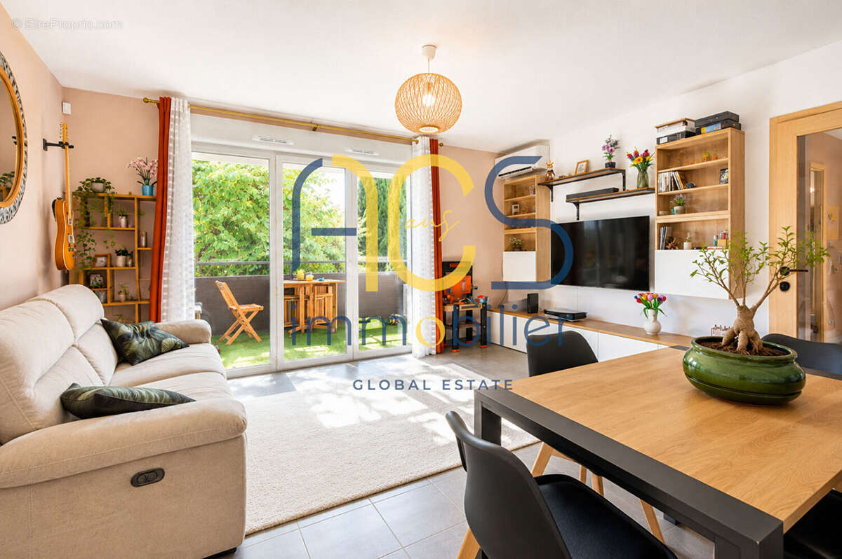 Appartement à CHATEAUNEUF-LES-MARTIGUES