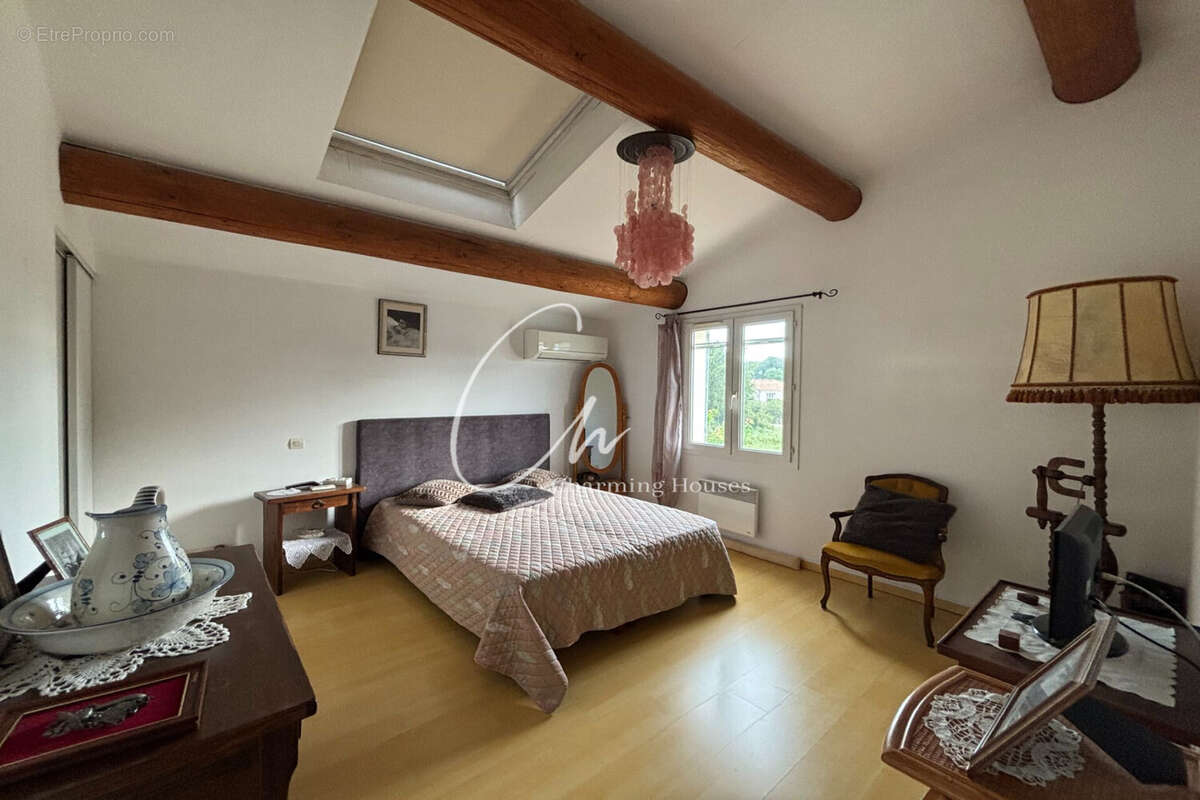 Maison à FONTVIEILLE